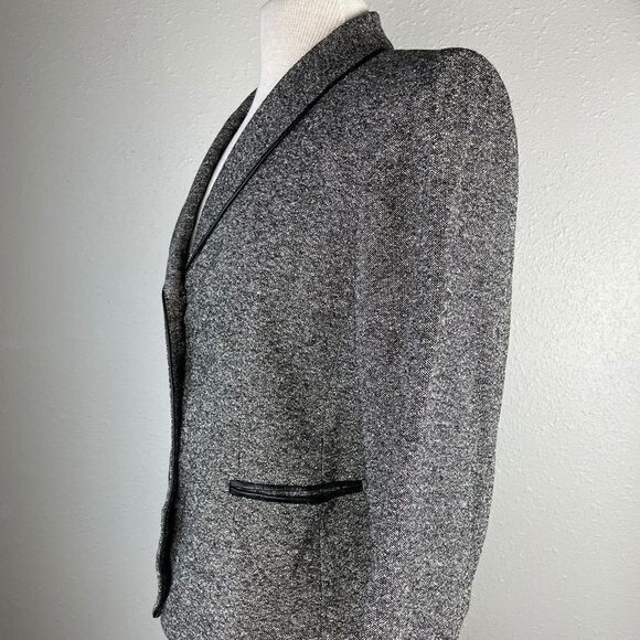 NWT Tahari Wool/Silk Blend Blazer & Skirt Size 10P - Picture 6 of 15
